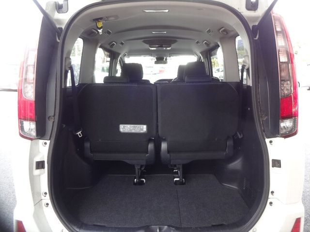 Toyota NOAH HYBRID 2016-03 195974-28