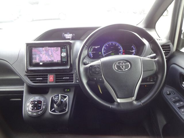 Toyota NOAH HYBRID 2016-03 195974-29