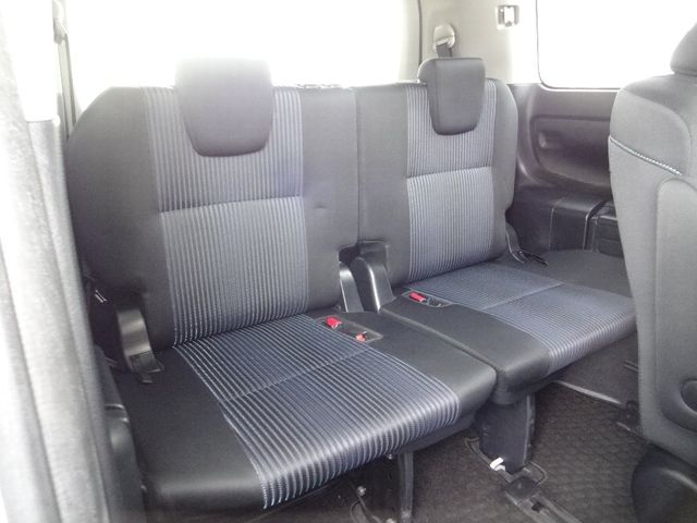 Toyota NOAH HYBRID 2016-03 195974-7