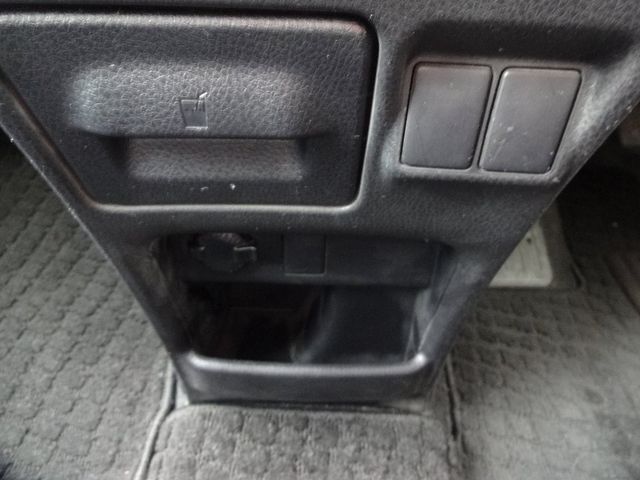 Toyota NOAH HYBRID 2016-03 195974-15