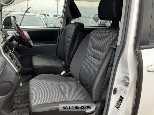 Toyota NOAH 2010-02 386546-16