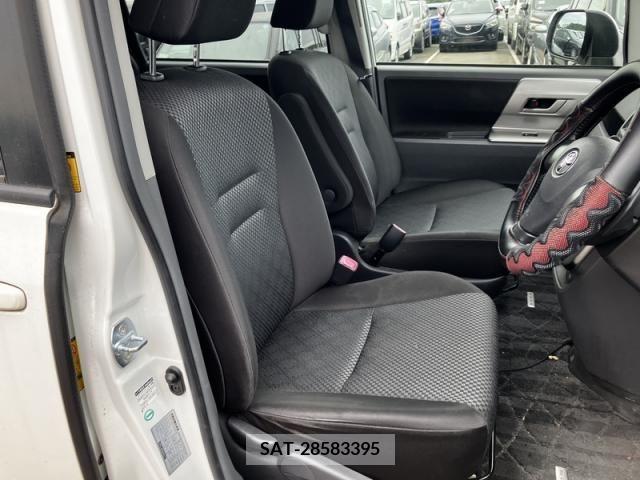 Toyota NOAH 2010-02 386546-11