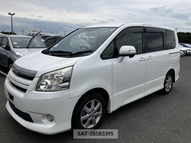 Toyota NOAH 2010-02 386546-0
