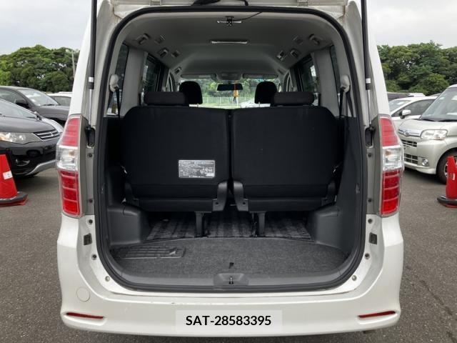 Toyota NOAH 2010-02 386546-22