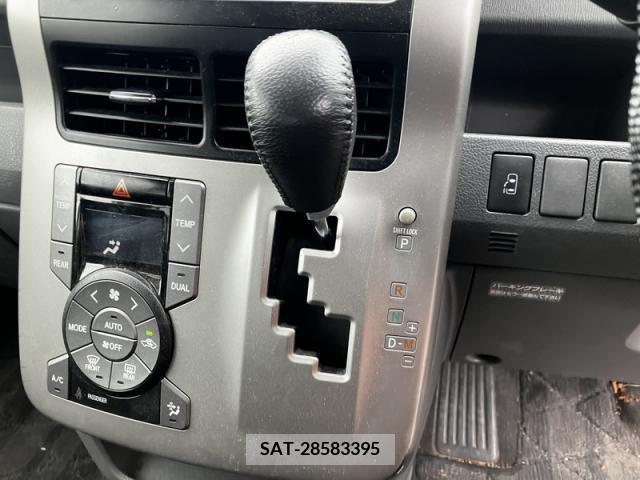 Toyota NOAH 2010-02 386546-20