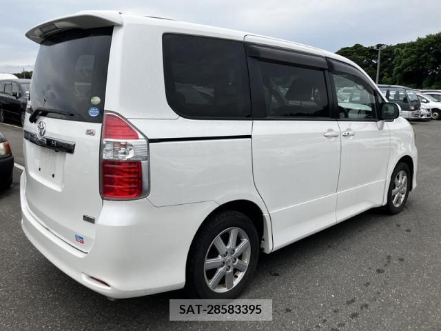 Toyota NOAH 2010-02 386546-4