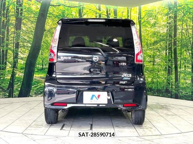Nissan DAYZ 2015-12 387931-15
