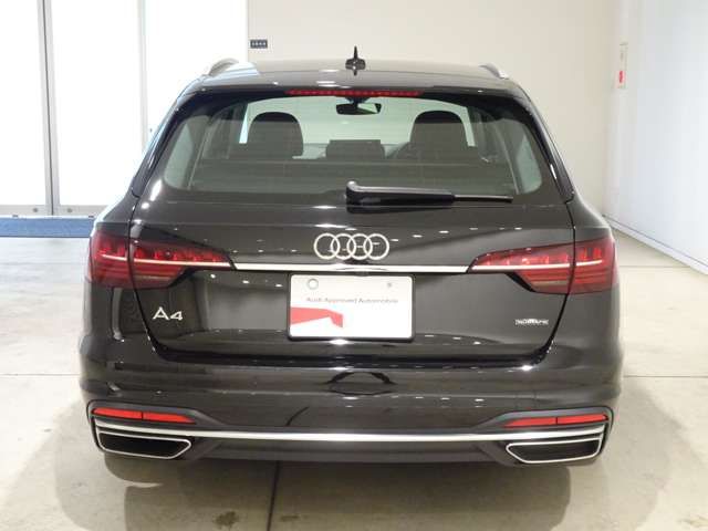 Audi A4 2021-04 183397-3