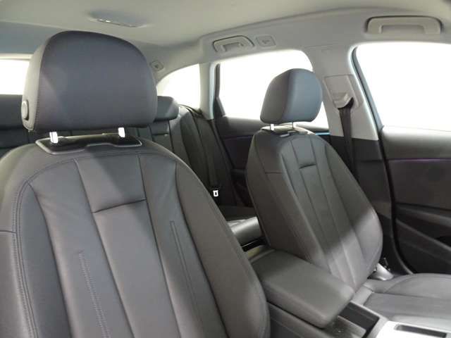 Audi A4 2021-04 183397-15