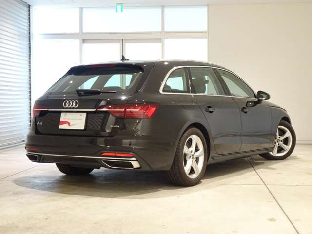 Audi A4 2021-04 183397-1