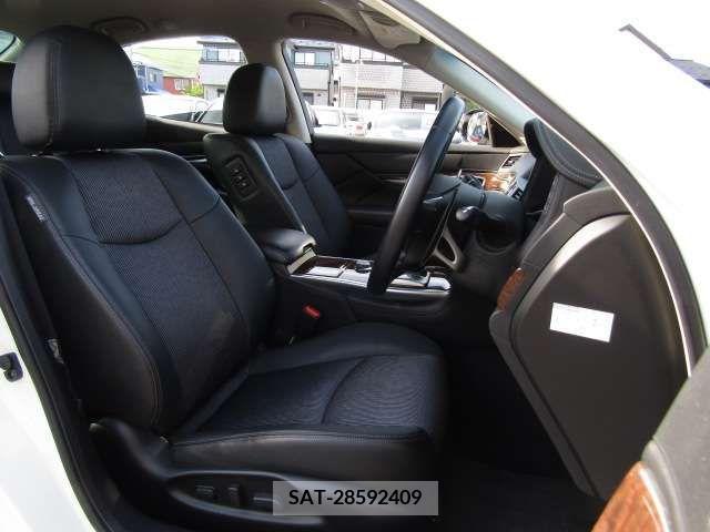 Nissan FUGA 2015-05 270722-17