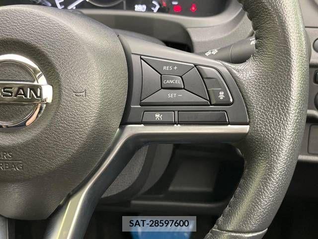 Nissan NOTE 2019-02 305468-5