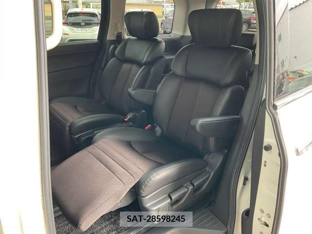 Nissan ELGRAND 2020-01 270963-13