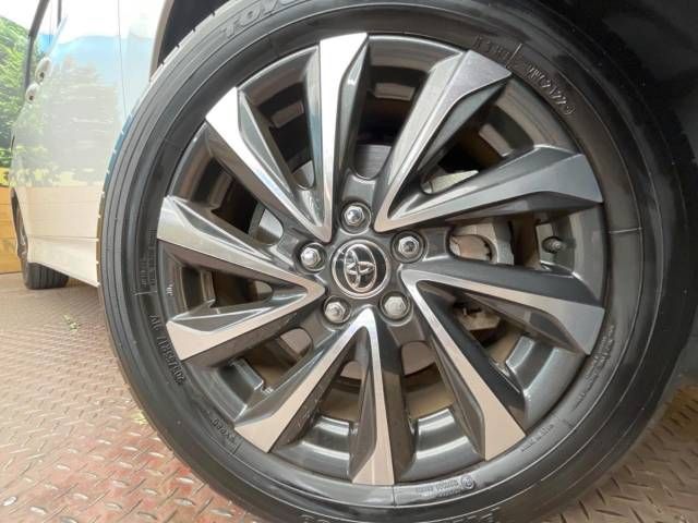Toyota VOXY 2022-07 20354-13
