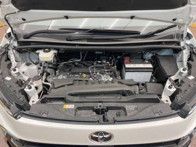 Toyota VOXY 2022-07 20354-18