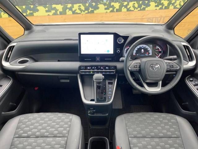Toyota VOXY 2022-07 20354-1