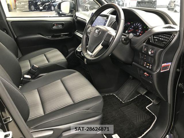 Toyota VOXY 2019-10 213213-1