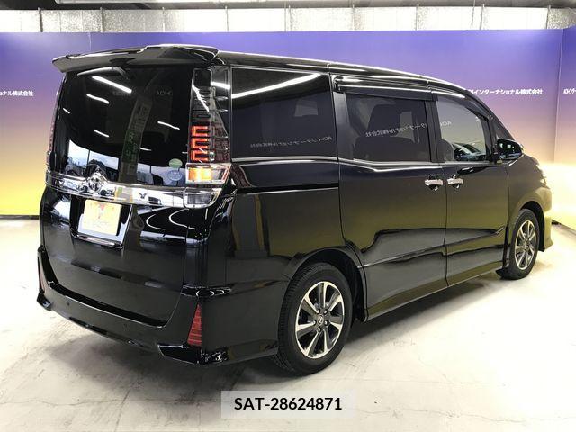 Toyota VOXY 2019-10 213213-2