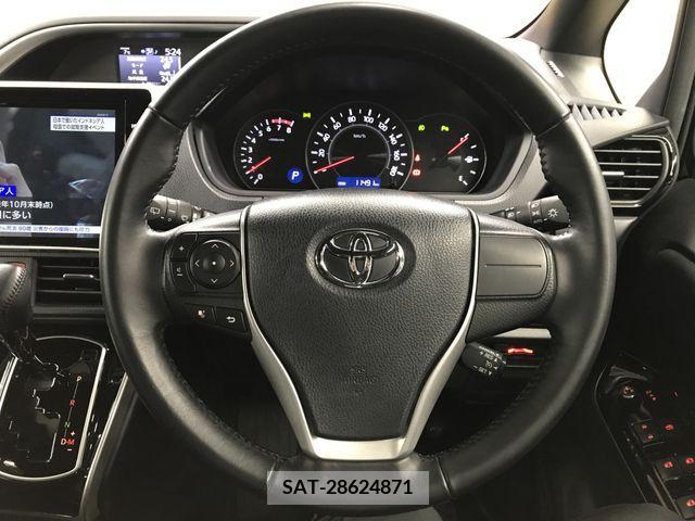 Toyota VOXY 2019-10 213213-17