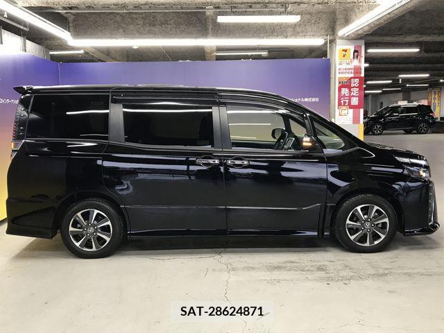 Toyota VOXY 2019-10 213213-11