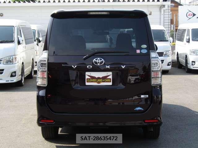 Toyota VOXY 2011-06 289063-5