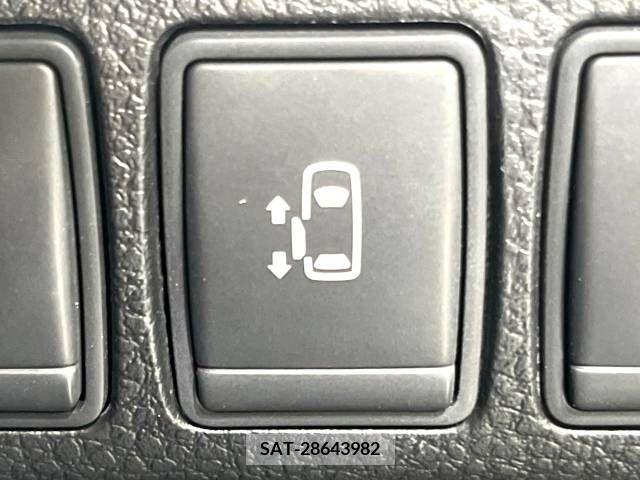 Nissan ELGRAND 2019-06 380432-6