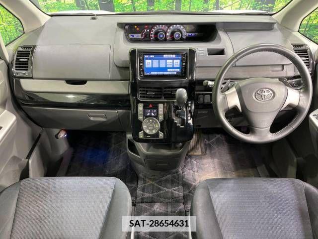 Toyota VOXY 2007-10 384848-1