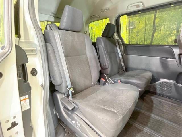 Toyota VOXY HYBRID 2014-06 15835-10