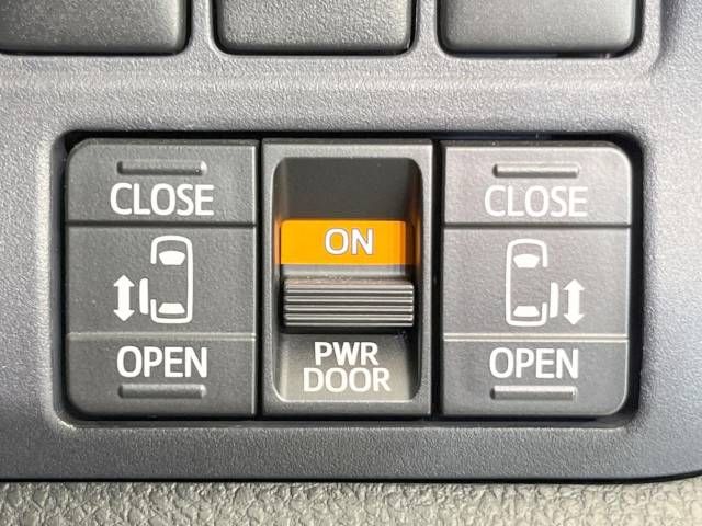 Toyota VOXY HYBRID 2014-06 15835-6