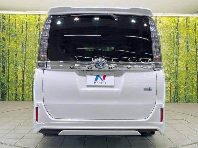 Toyota VOXY HYBRID 2014-06 15835-16