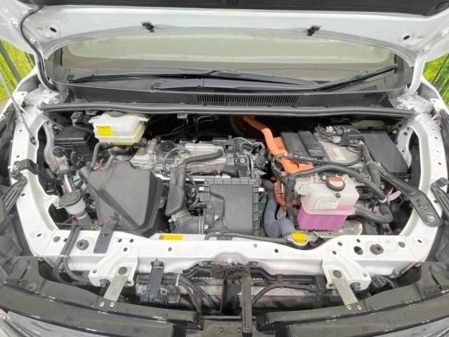 Toyota VOXY HYBRID 2014-06 15835-19