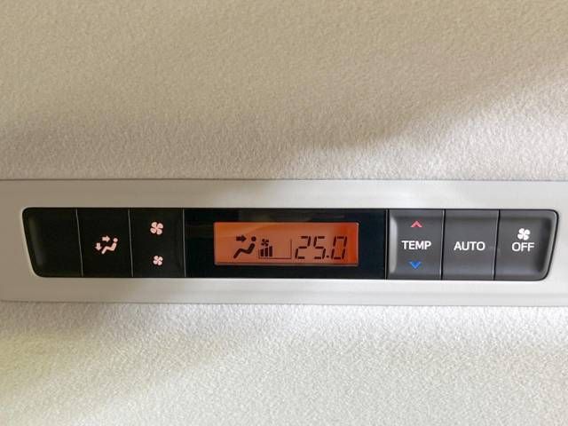 Toyota VOXY HYBRID 2014-06 15835-5