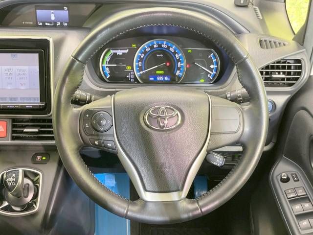 Toyota VOXY HYBRID 2014-06 15835-12
