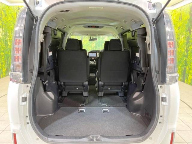 Toyota VOXY HYBRID 2014-06 15835-11