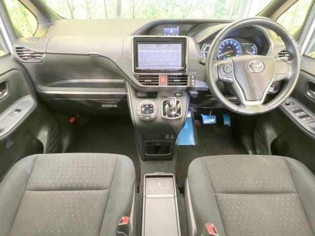 Toyota VOXY HYBRID 2014-06 15835-1