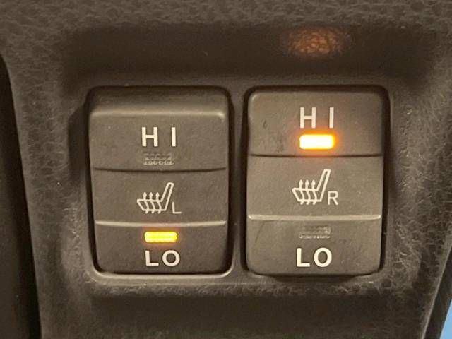 Toyota VOXY HYBRID 2014-06 15835-7