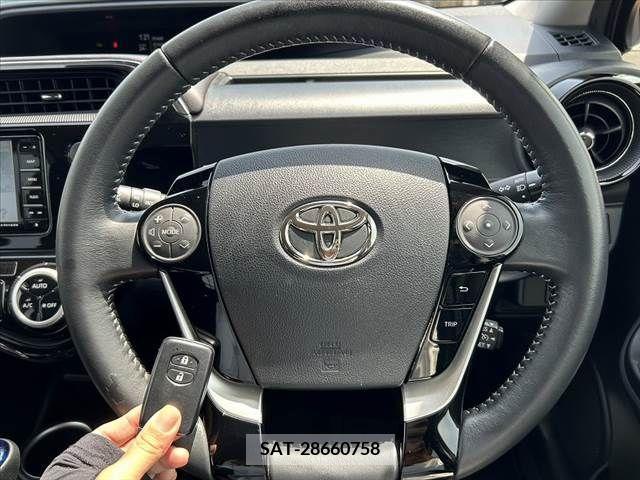 Toyota AQUA 2018-05 260451-4