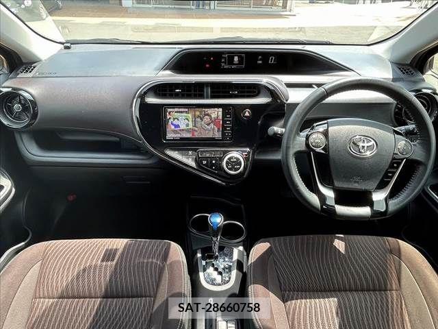 Toyota AQUA 2018-05 260451-1