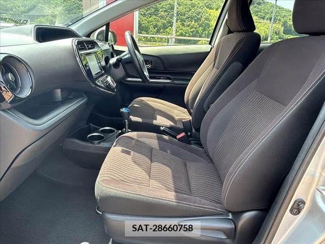 Toyota AQUA 2018-05 260451-16