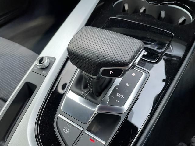 Audi A4 2021-11 27257-11