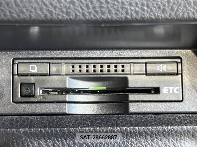 Toyota VOXY 2015-04 326476-6