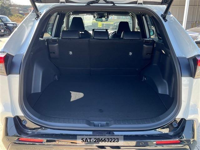 Toyota RAV4 PHV 2023-02 215485-4