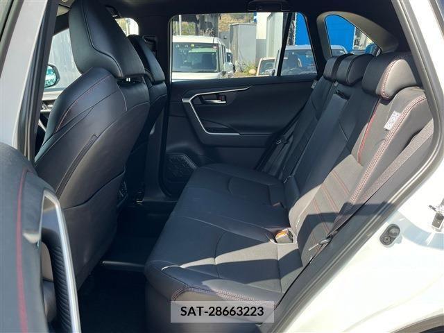 Toyota RAV4 PHV 2023-02 215485-3