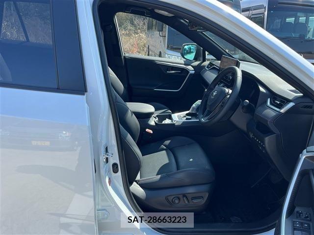 Toyota RAV4 PHV 2023-02 215485-17