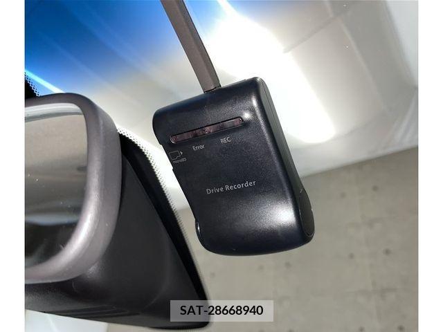 Nissan SERENA 2016-03 352037-18