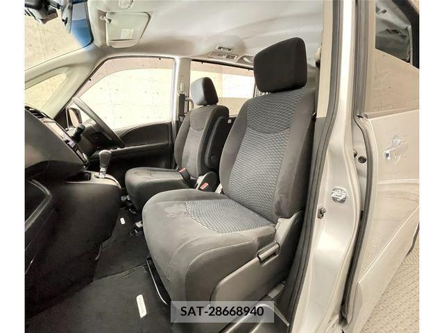 Nissan SERENA 2016-03 352037-5