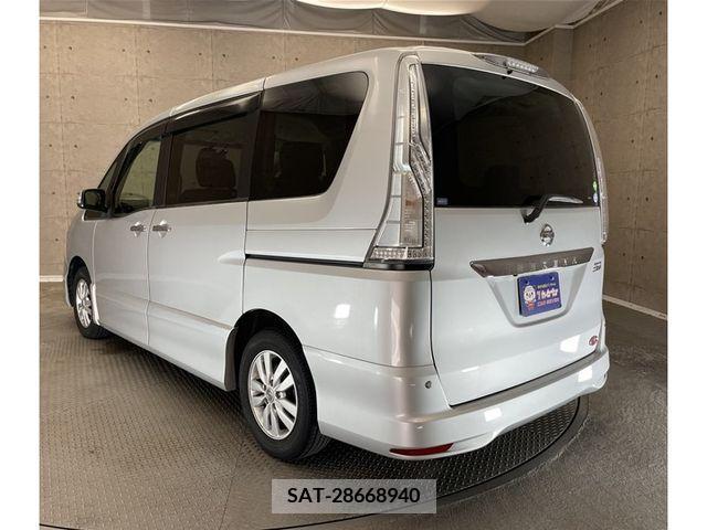 Nissan SERENA 2016-03 352037-24