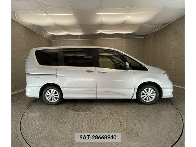 Nissan SERENA 2016-03 352037-22