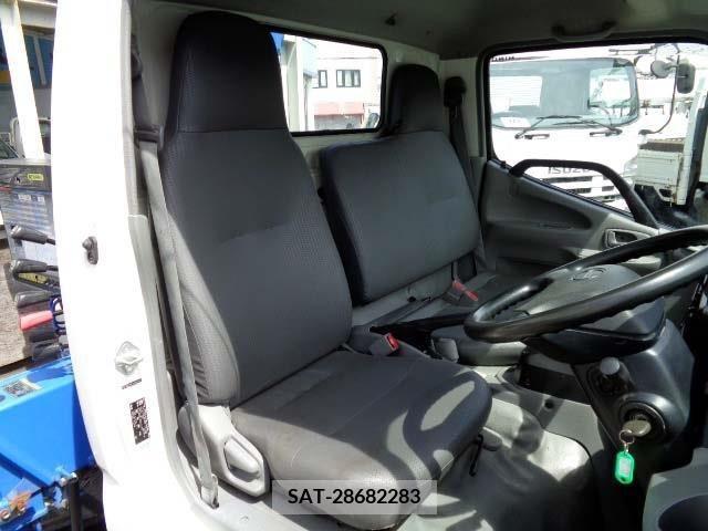 Hino DUTRO 2018-03 267692-4