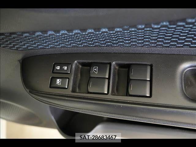 Nissan NOTE 2016-11 373871-8
